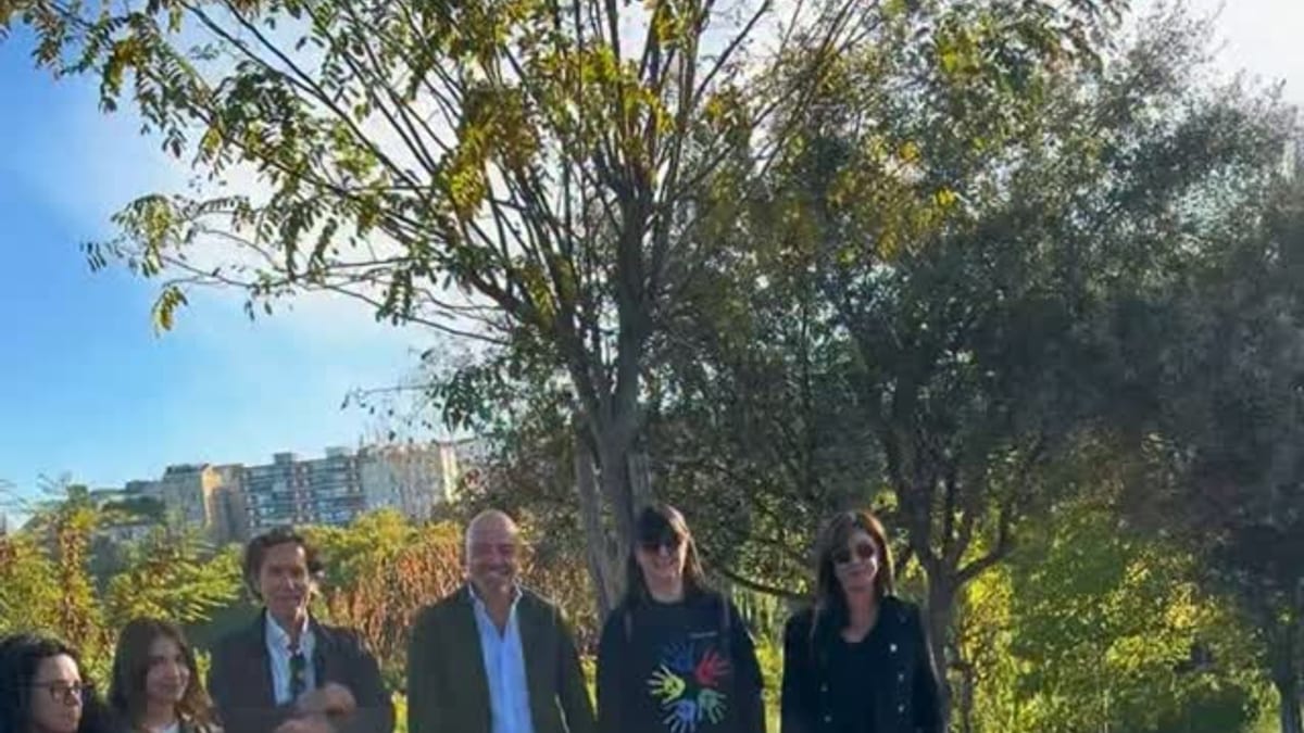 Cartel promocional de CÁCERESesNATURAL, programa del Ayuntamiento de Cáceres con rutas y talleres gratuitos sobre cuidado del entorno