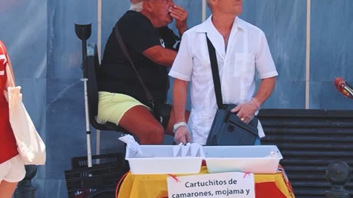 Cartuchitos de camarones, mojama y hueva de maruca, productos gastronómicos típicos de Cádiz