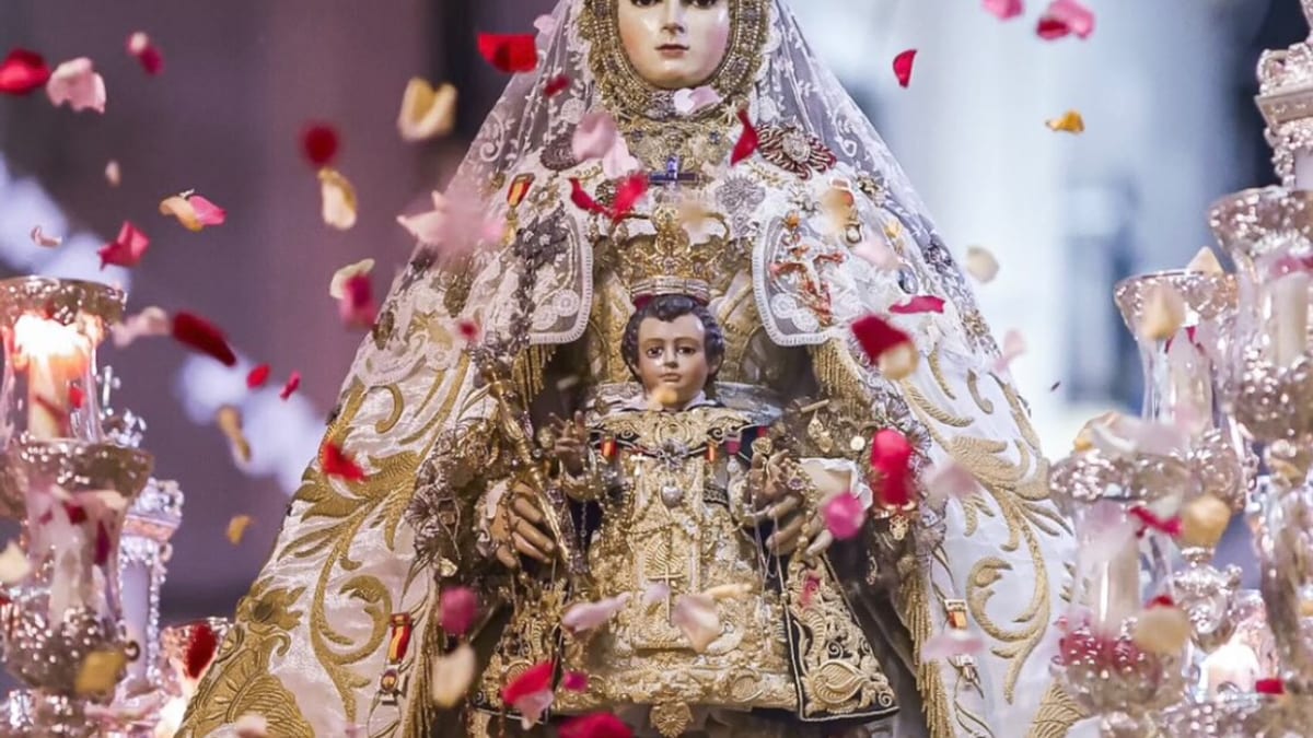 Celebración de la Virgen del Rosario en Cádiz el 7 de octubre con participación de la ciudadanía gaditana