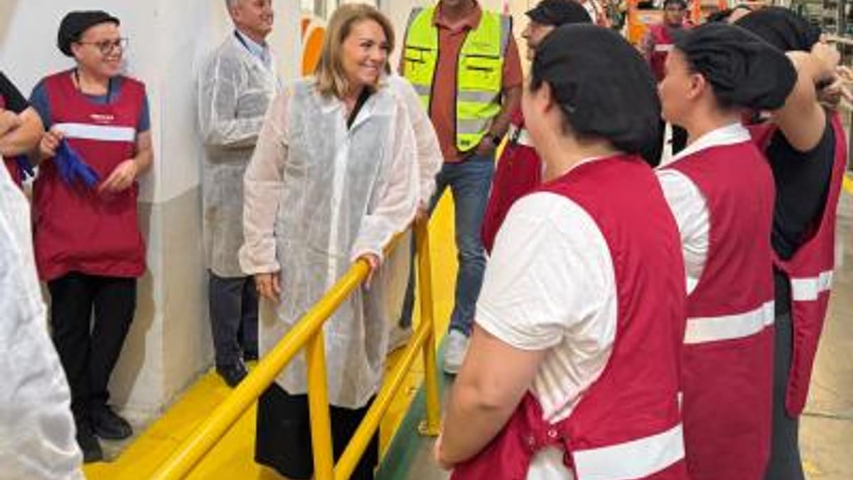 Vicepresidenta primera Camarero en visita a Ribercamp CoopCarlet de Carlet
