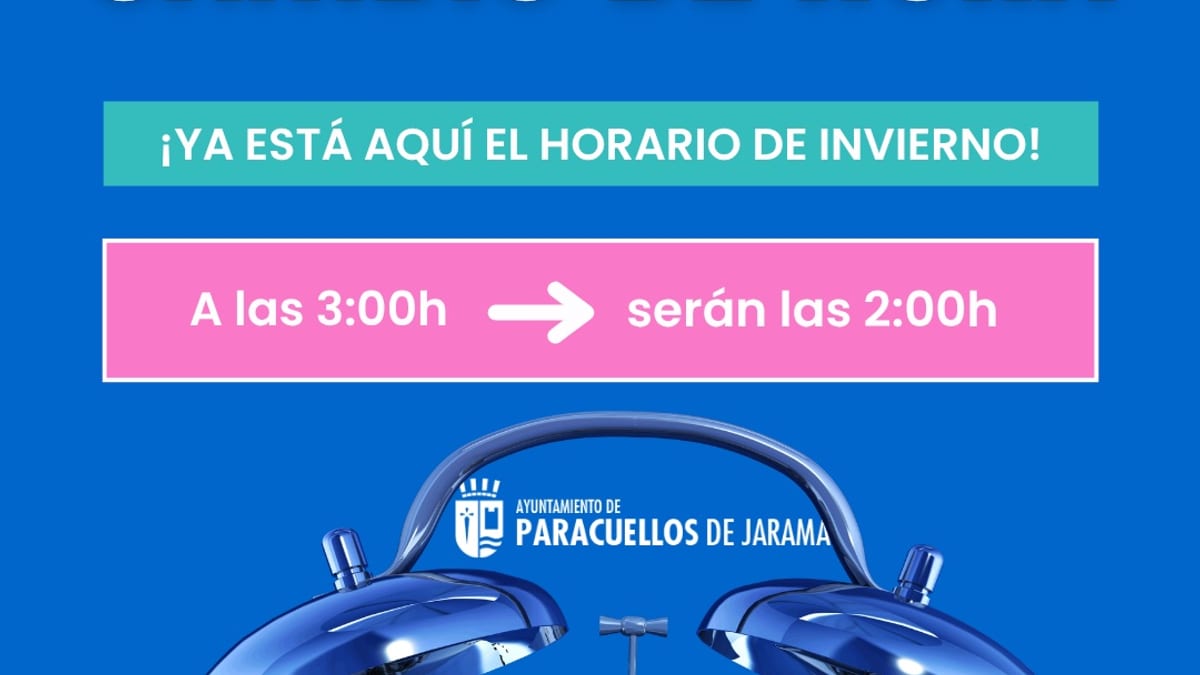 Cartel del Ayuntamiento de Paracuellos de Jarama anunciando el cambio de hora del 25 de octubre de 2026