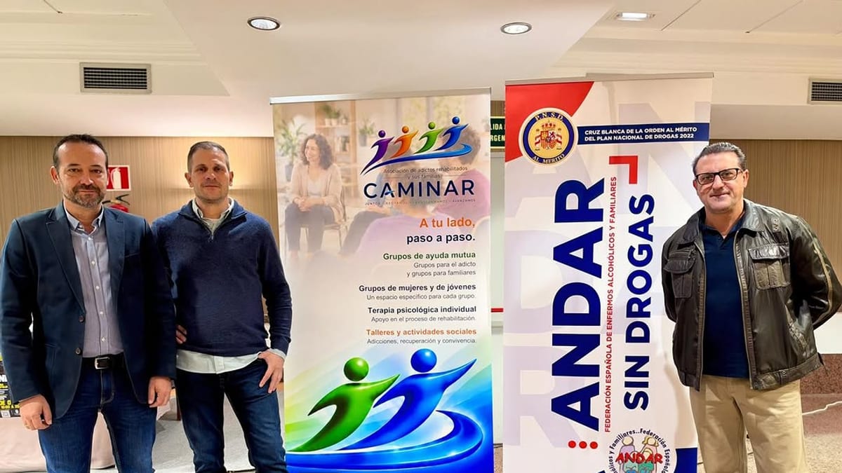 Presentación de CAMINAR con información sobre grupos de ayuda mutua, terapia psicológica y actividades sociales en Albacete