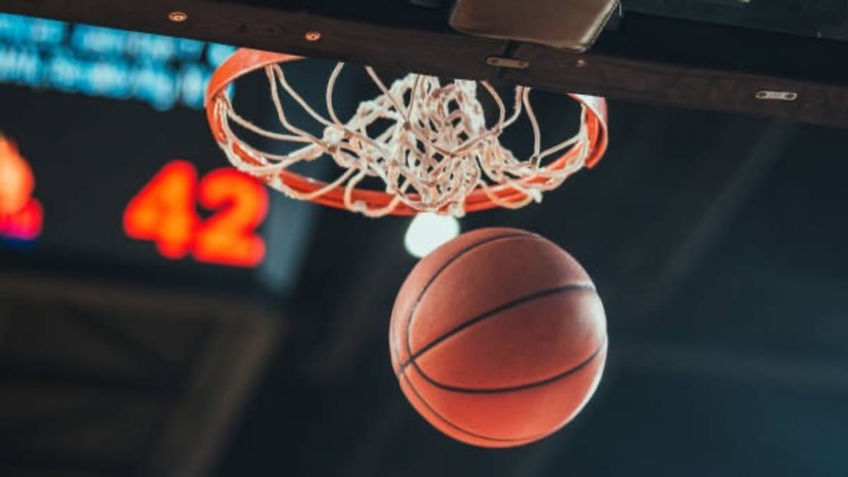 Participantes y organizadores del Campeonato de Andalucía de Baloncesto celebrado en Moguer