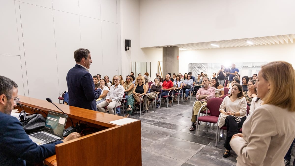 Imagen de la iniciativa de Bienestar Social del Gobierno de Canarias sobre el modelo de contratación para atención a dependencia