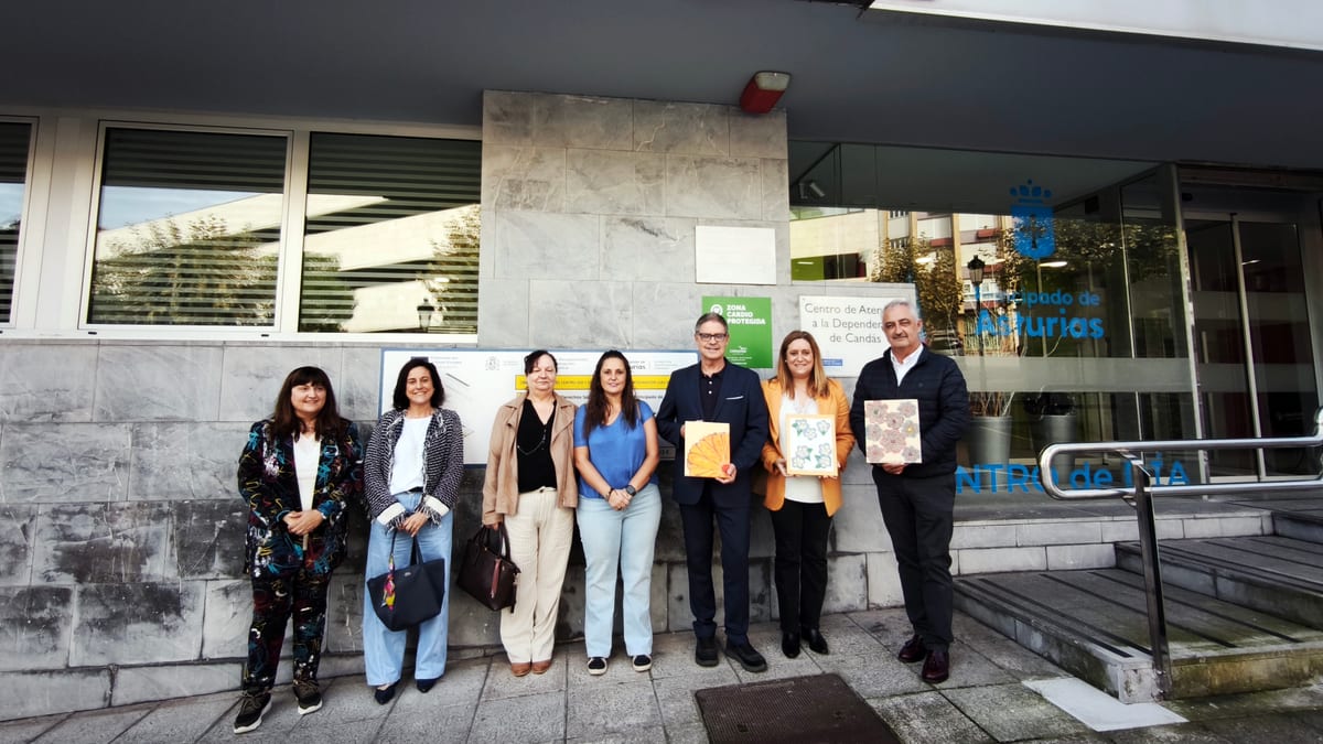 Centro de Acogida a la Dependencia de Candás con entrada principal y señalización AIFFE