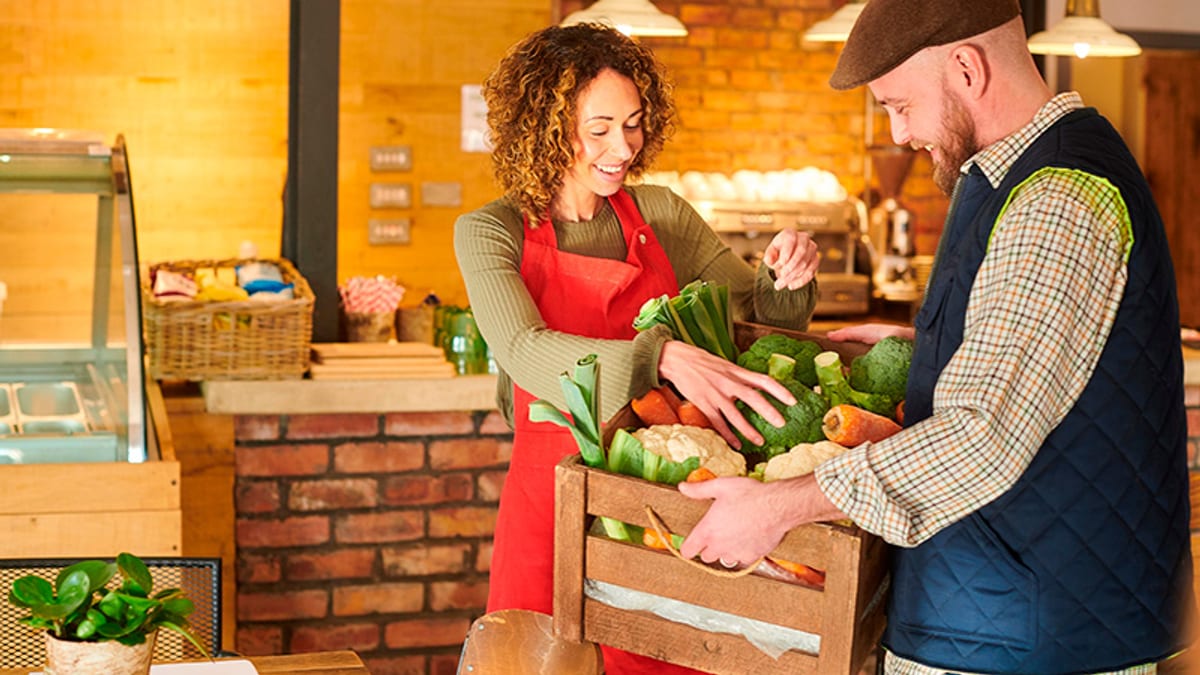 Inspección de productos alimenticios y etiquetado de alimentos en comercios de Cantabria