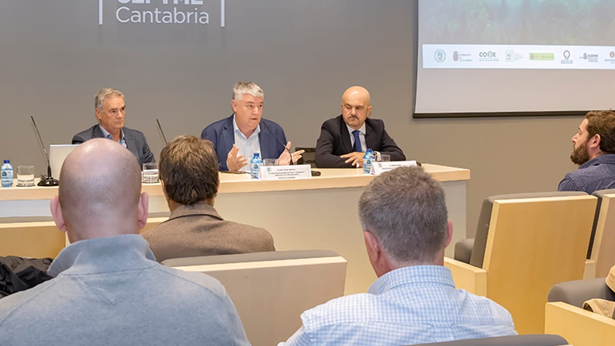 Logotipos de CEOE, CEPYME y Cantabria con texto sobre herramientas para mejorar la gestión forestal de los montes