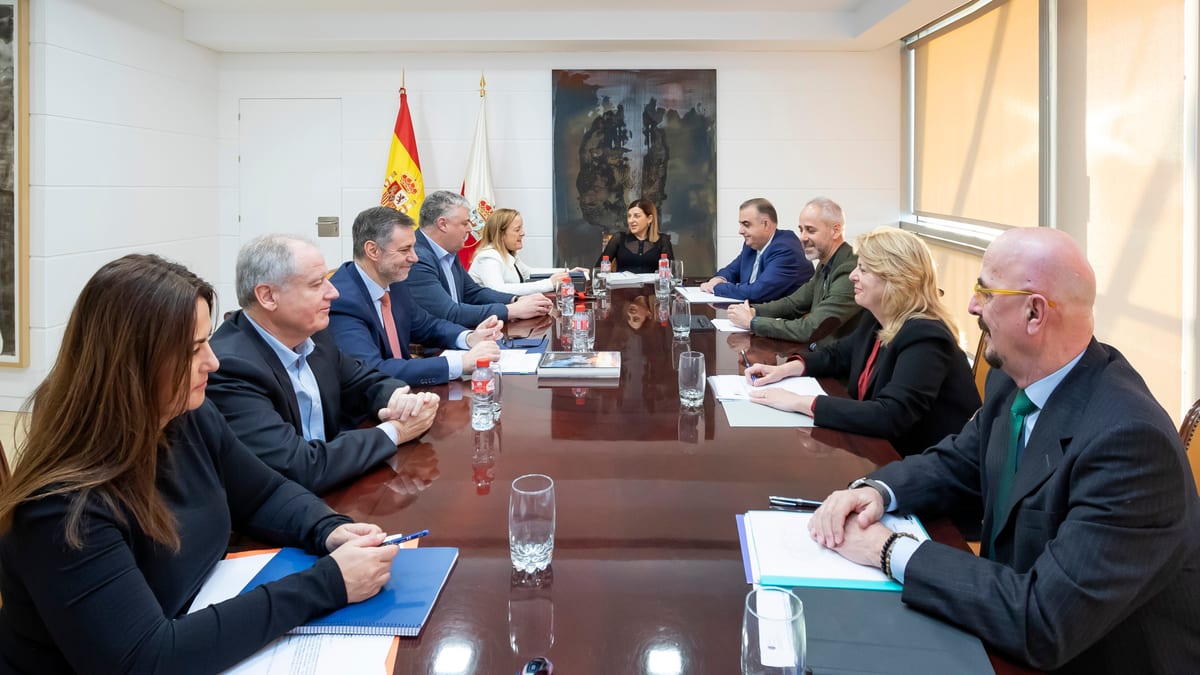 Reunión del Consejo de Gobierno de Cantabria en sala de conferencias
