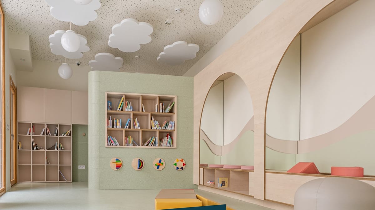Imagen promocional de la bebeteca y sala de lactancia de la Biblioteca 5.0 de Castellón con texto 'Un espacio también para empezar a descubrir' y logos del Ayuntamiento y Plan de Recuperación Europeo