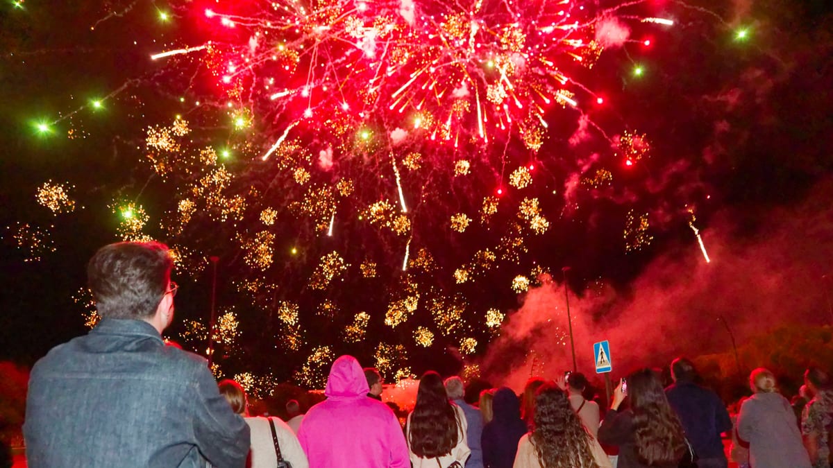Castell de foc, espectáculo de fuegos artificiales en la explanada del auditorio de Castellón
