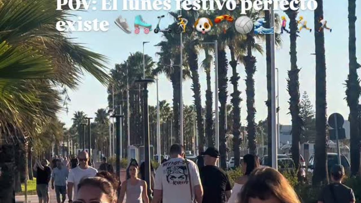 Personas disfrutando del paseo de Ferrandis Salvador en Castellón durante un día festivo