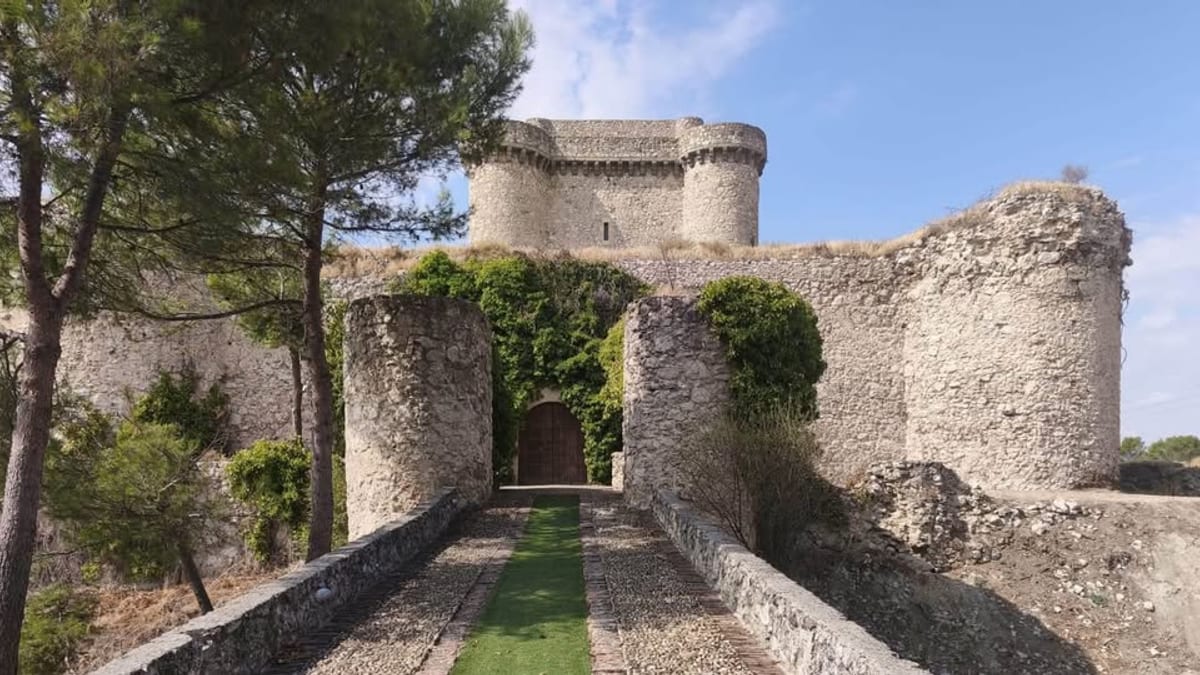 Castillo de Seseña en Toledo con actividades de experiencias turísticas del programa 12 meses 12 castillos