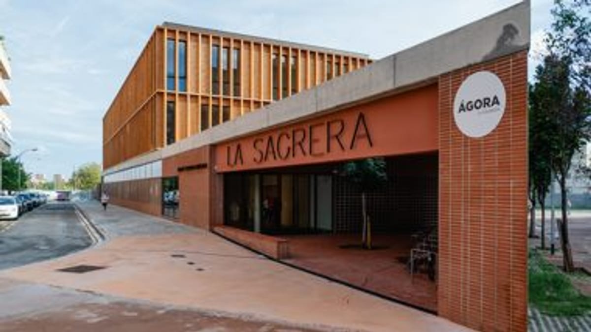 Centro Esportivo Municipal La Sagrera en el distrito de Sant Andreu de Barcelona