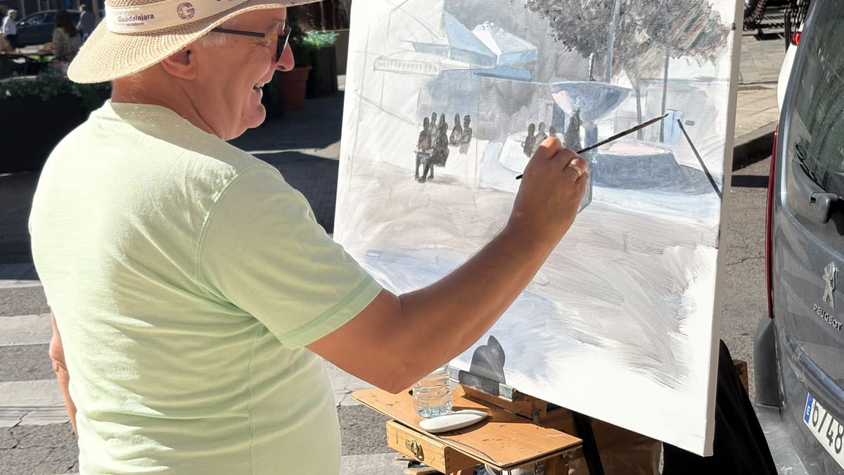 Participantes del Certamen de Pintura al Aire Libre Ramón Córdoba pintando en las calles de Pinto