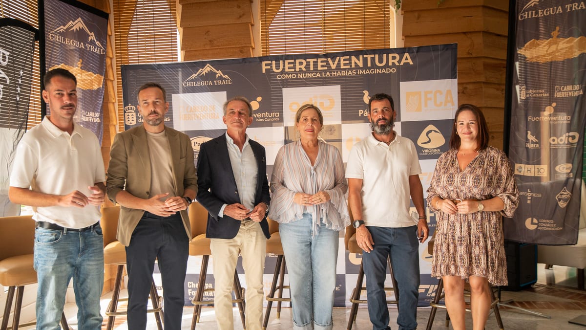 Cartel promocional de Chilegua Trail con el logo del evento y de Fuerteventura