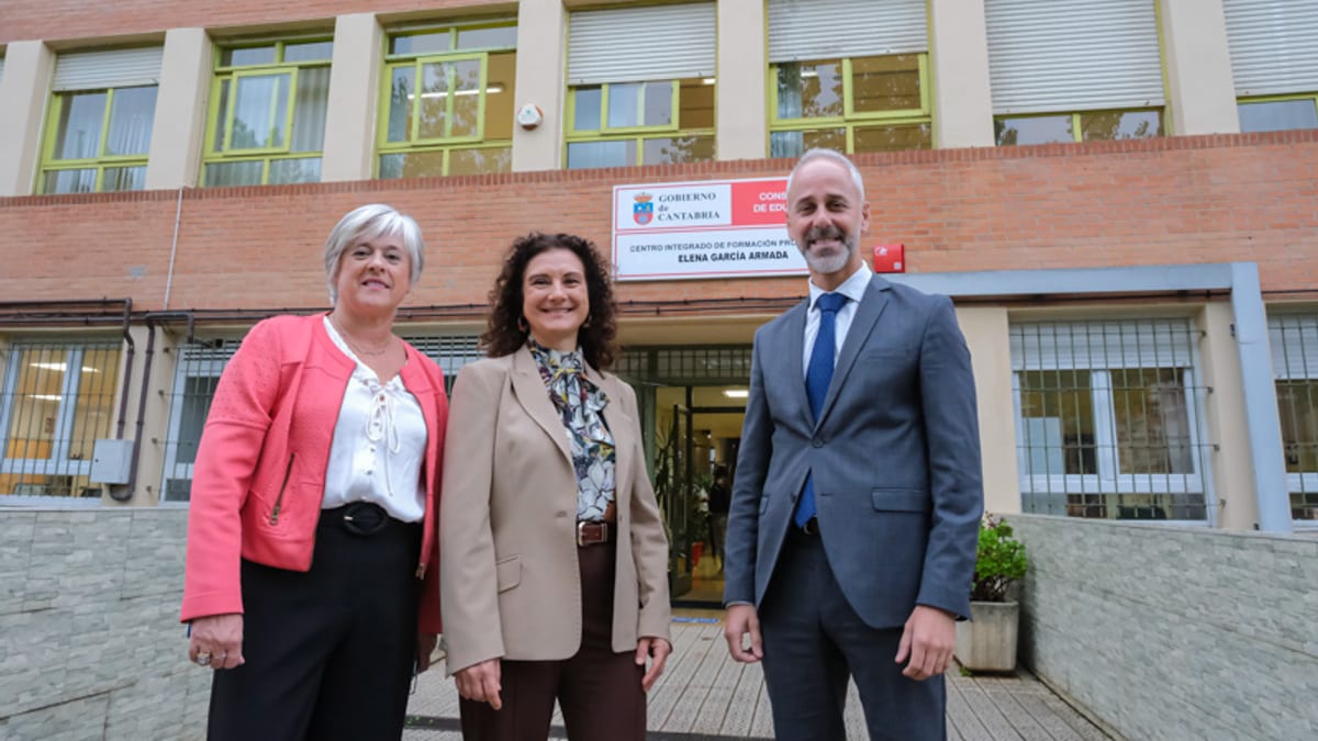 Cartel oficial del Centro Integrado de Formación Elena García Armada del Gobierno de Cantabria