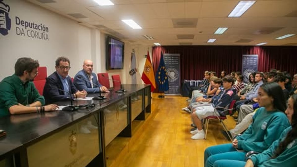 Entrega de medallas y galardones del Circuito Provincial de Vólei Praia 2026 por la Diputación de A Coruña y la Federación Galega de Voleibol