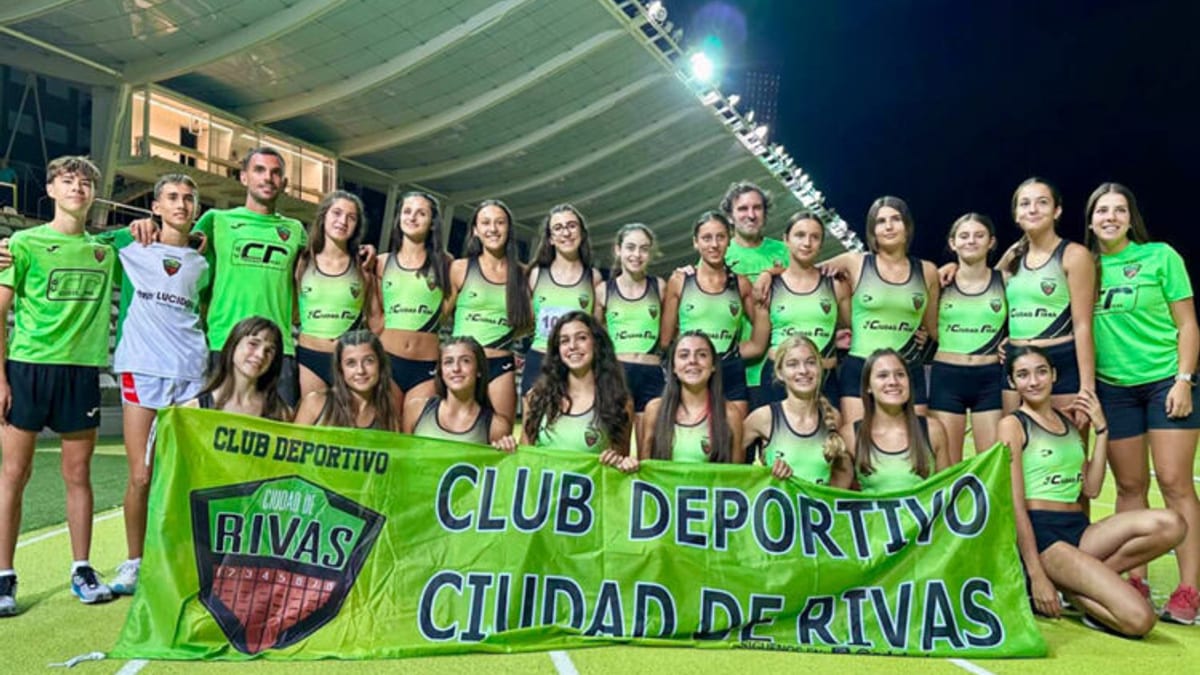 Equipo femenino sub 16 de Ciudad de Rivas en el campeonato autonómico de atletismo