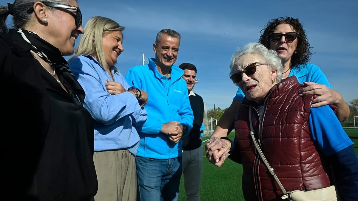 Participantes de la VII Olimpiada de Mayores en la Ciudad Deportiva de Tomelloso durante la jornada organizada por el Ayuntamiento