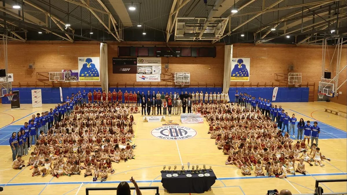 Presentación de equipos del Club de Baloncesto Alcobendas para la temporada 2026/2027 en el pabellón Antela Parada