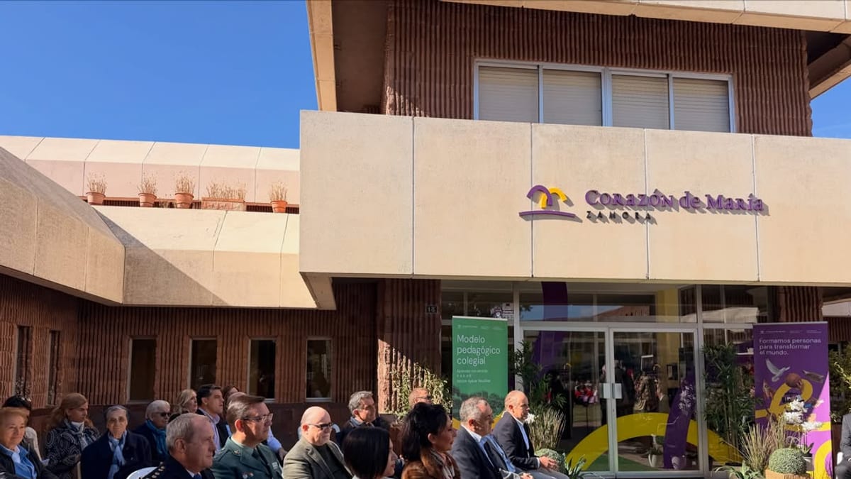 Acto institucional de reconocimiento en el Colegio Corazón de María de Zamora con asistencia de la Diputación provincial