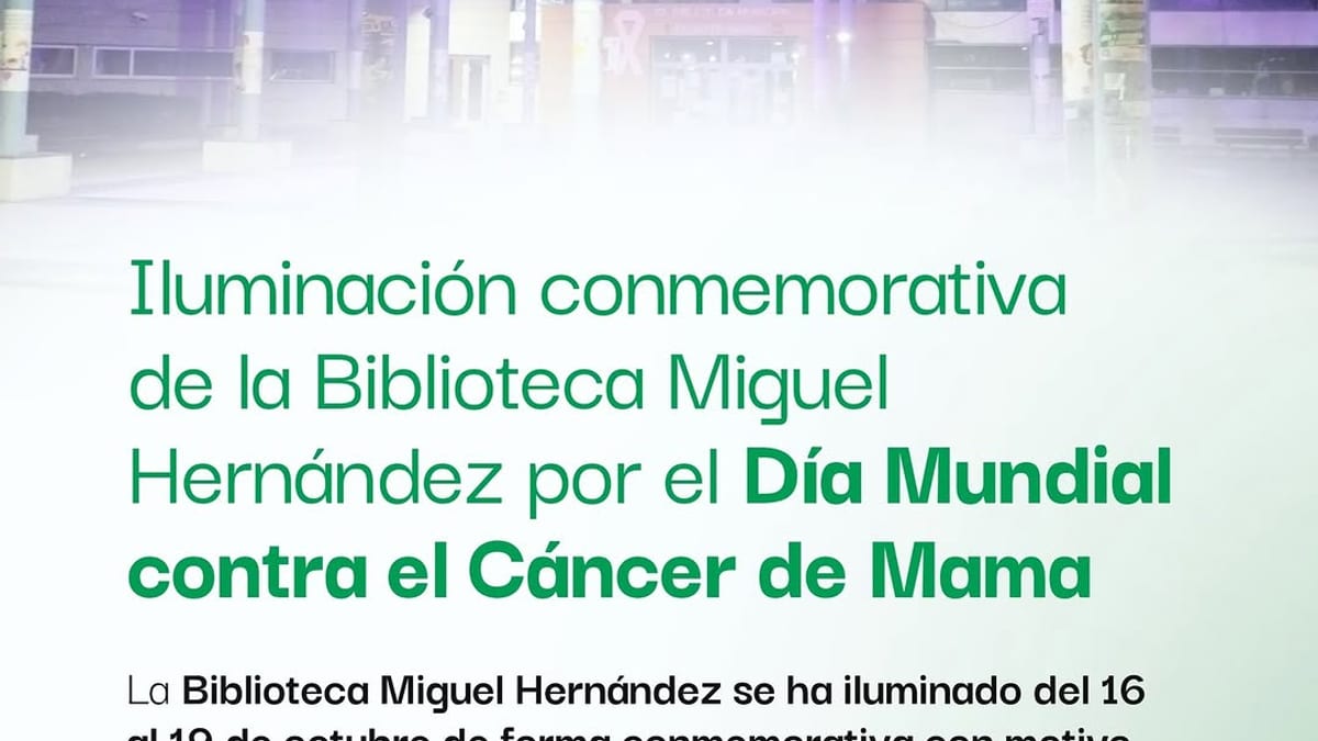 Biblioteca Municipal Miguel Hernández de Collado Villalba iluminada en rosa para conmemorar el Día Mundial contra el Cáncer de Mama