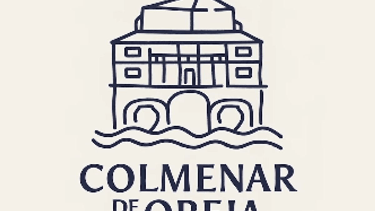 Imagen promocional de Colmenar de Oreja con el lema Piedra, Vino y Pincel, destacando los recursos digitales para turismo