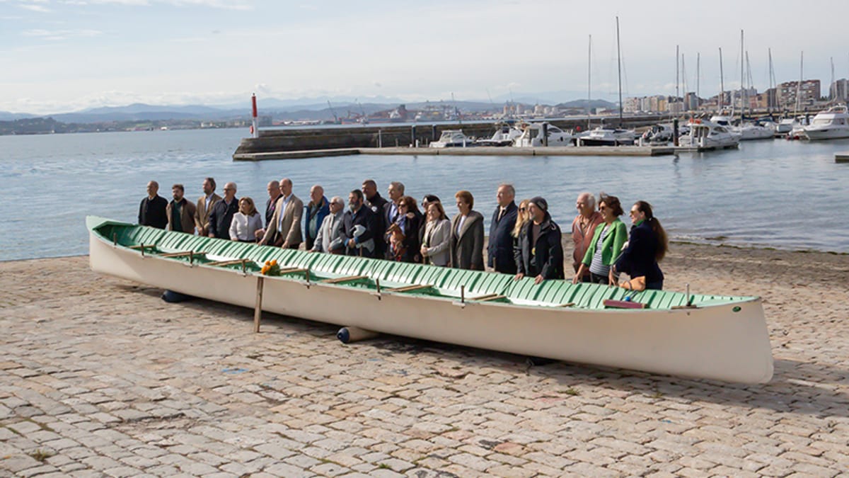Entrega de trainera de pesca a la Asociación Navigatio por parte de la Consejería de Presidencia de Cantabria