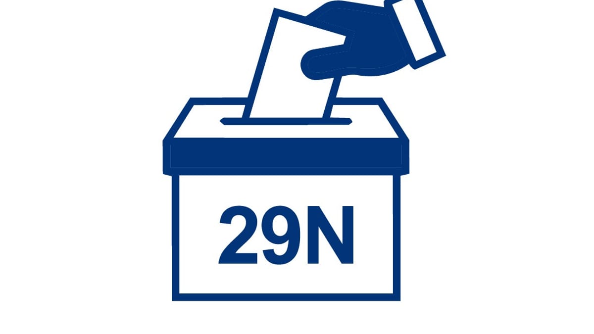 Cartel informativo del Ayuntamiento de Oviedo sobre consulta de colegio electoral y mesa de voto para el 29 de noviembre