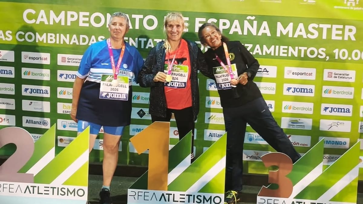 Courteney Hightower atleta de Colmenar Viejo en el podio del Campeonato de España Máster de Pentatlón de Lanzamientos