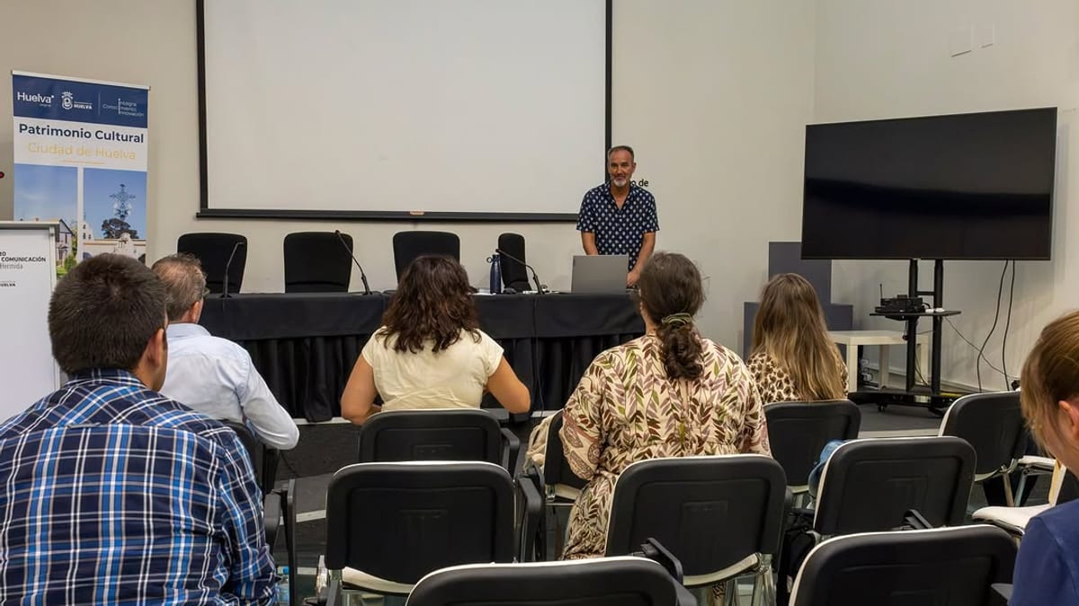 Participantes en la nueva edición del Curso Especializado en Patrimonio de Huelva en el Centro de la Comunicación Jesús Hermida