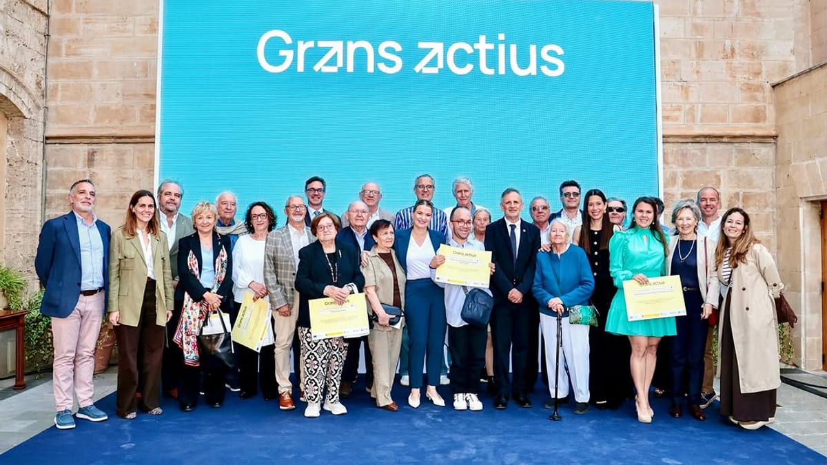 Cartel promocional del Curso de Vida Digital 2026/27 de Grans Actius para mayores de 55 años en Ibiza y Baleares