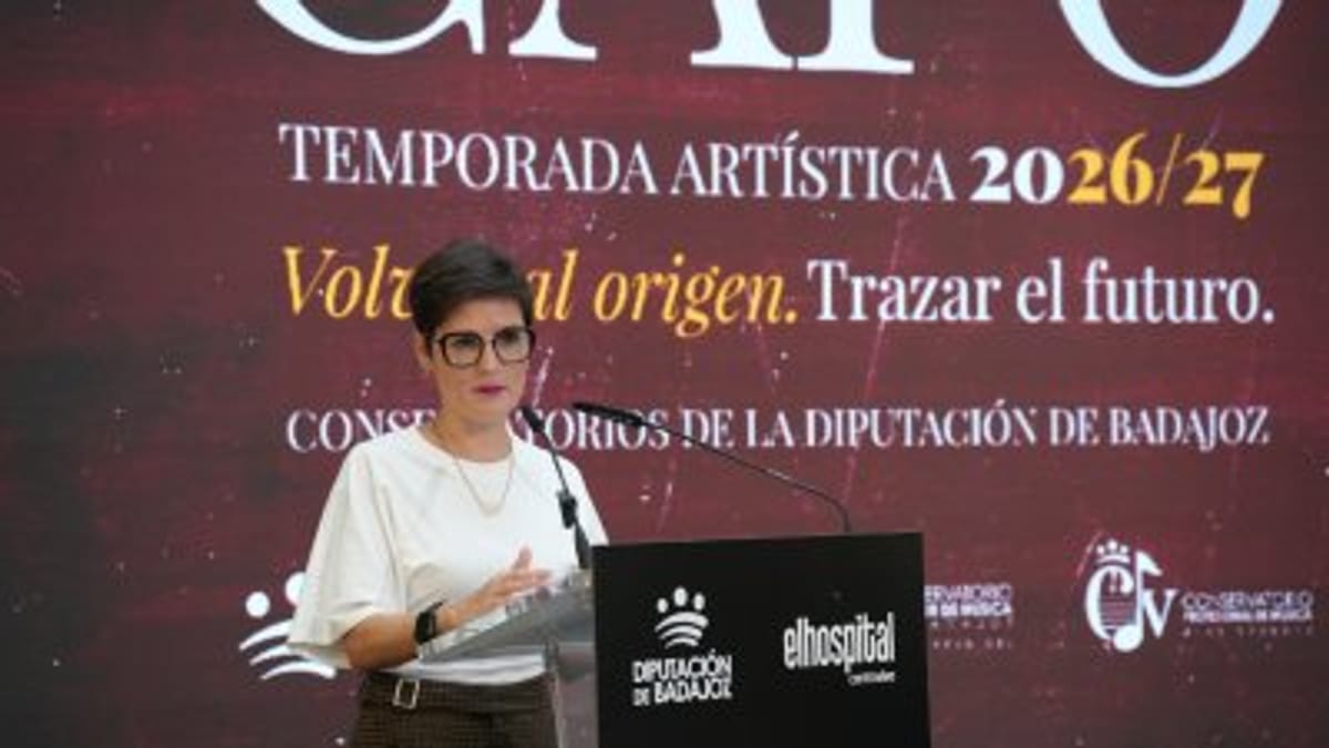 Cartel de DA CAPO, temporada artística 2026/27 de los conservatorios de la Diputación de Badajoz, con el lema 'Volk al origen. Trazar el futuro'