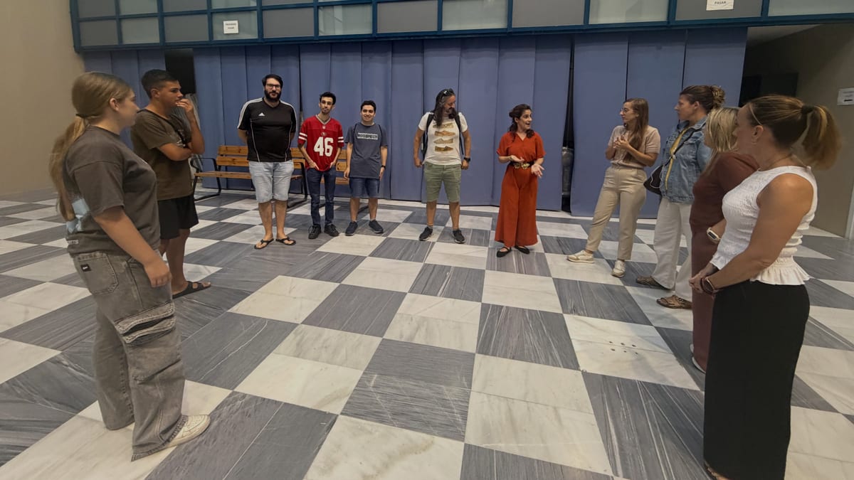 Jóvenes participando en actividades del Día de la Juventud de Cádiz