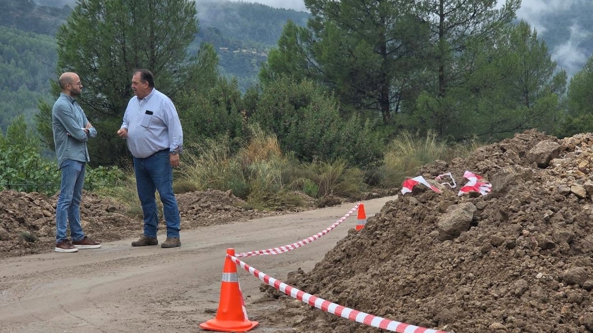 Desprendimientos de tierras en carretera afectada por la DANA en Yeste, Albacete