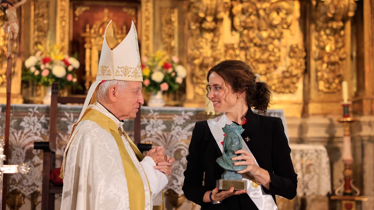 Isabel Díaz Ayuso en el acto de investidura como Dama de Honor del Capítulo de la Reina Isabel La Católica en Madrigal de las Altas Torres, Ávila