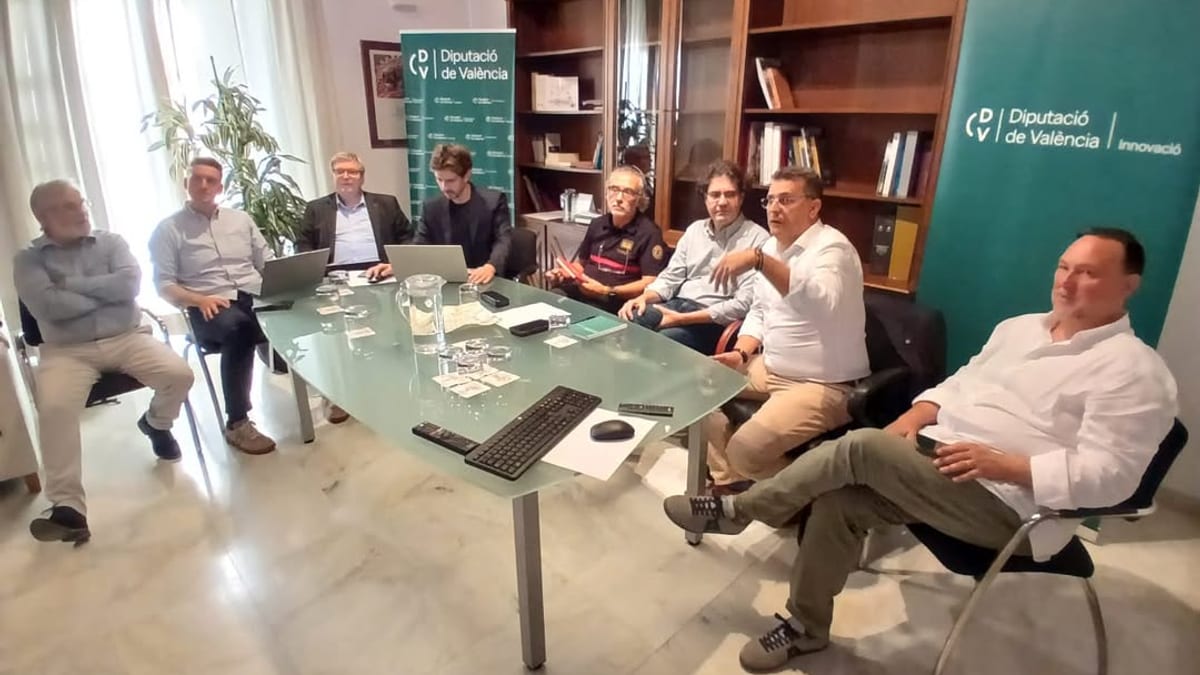 Encuentro de cooperación en emergencias entre la Diputació de València y representantes de Hannover, con el presidente de Partenalia Juan Ramón Adsuara