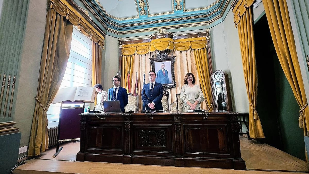 Sesión del pleno de octubre de la Diputación de Albacete con el recuerdo a Laura y acto de solidaridad con Madrigueras