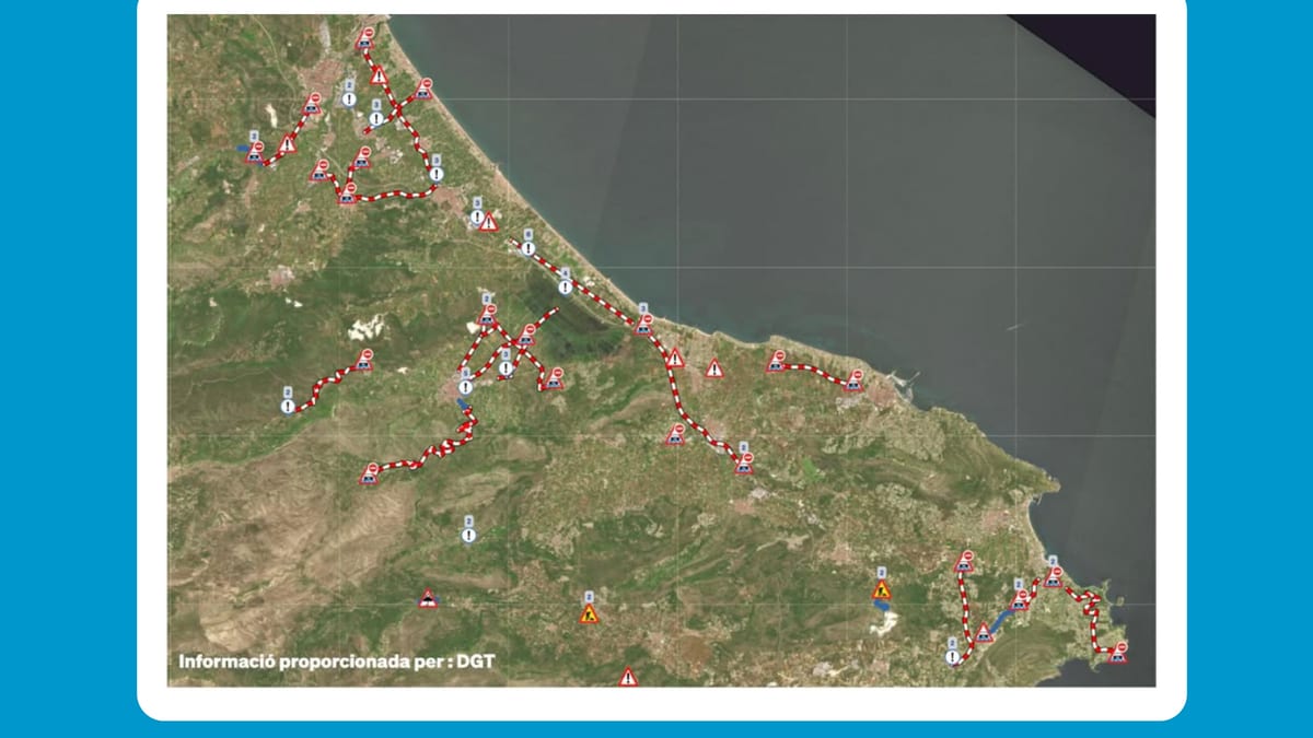 Señalización de carreteras cortadas por inundaciones en la provincia de Alicante