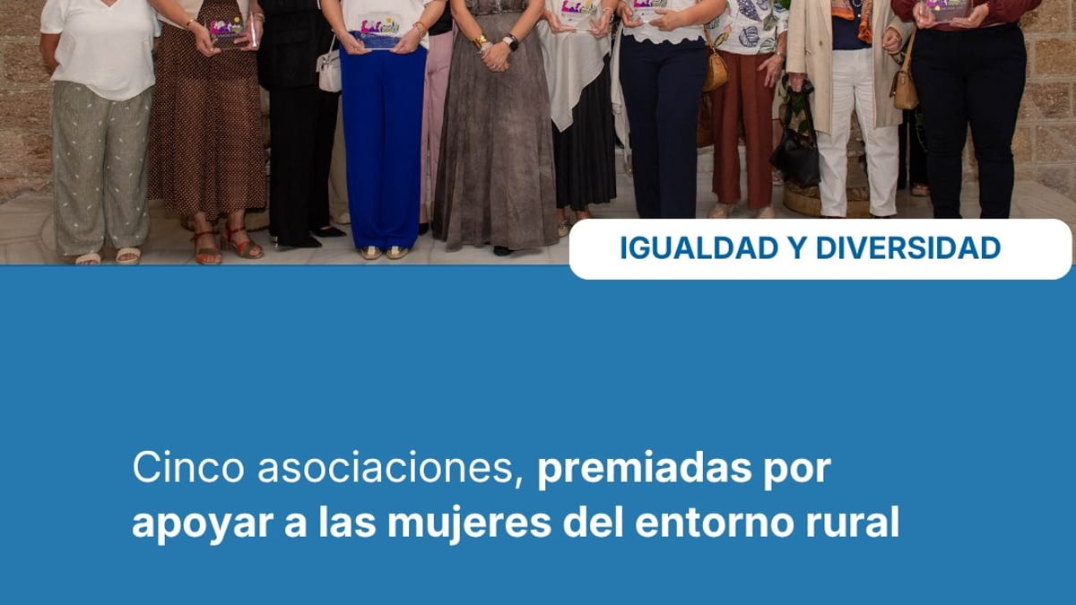 Acto de reconocimiento de la Diputación de Cádiz a cinco asociaciones de mujeres rurales con la diputada de Igualdad y Diversidad Susana Sánchez Toro