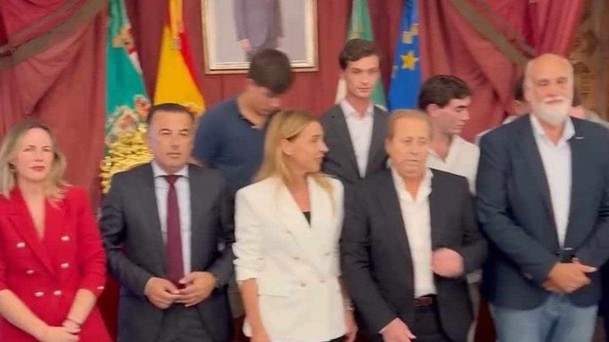 Presentación de la XIV Competición Provincial de Escuelas Taurinas de la Diputación de Cádiz con las ocho escuelas participantes