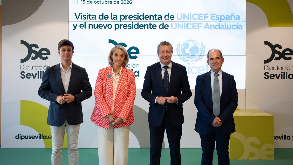 Encuentro entre el presidente de la Diputación de Sevilla Javier Fernández y representantes de UNICEF España
