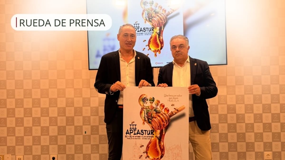 Presentación de la III Feria Apiastur con el vicepresidente de la Diputación de Zamora y el alcalde de Astorga