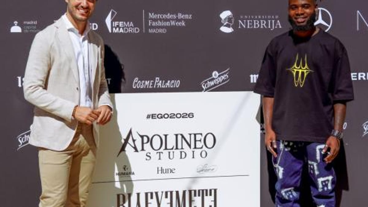 Cartel de la participación de diseñadores de Torrejón de Ardoz en la Mercedes-Benz Fashion Week Madrid con logos de la Universidad Nebrija