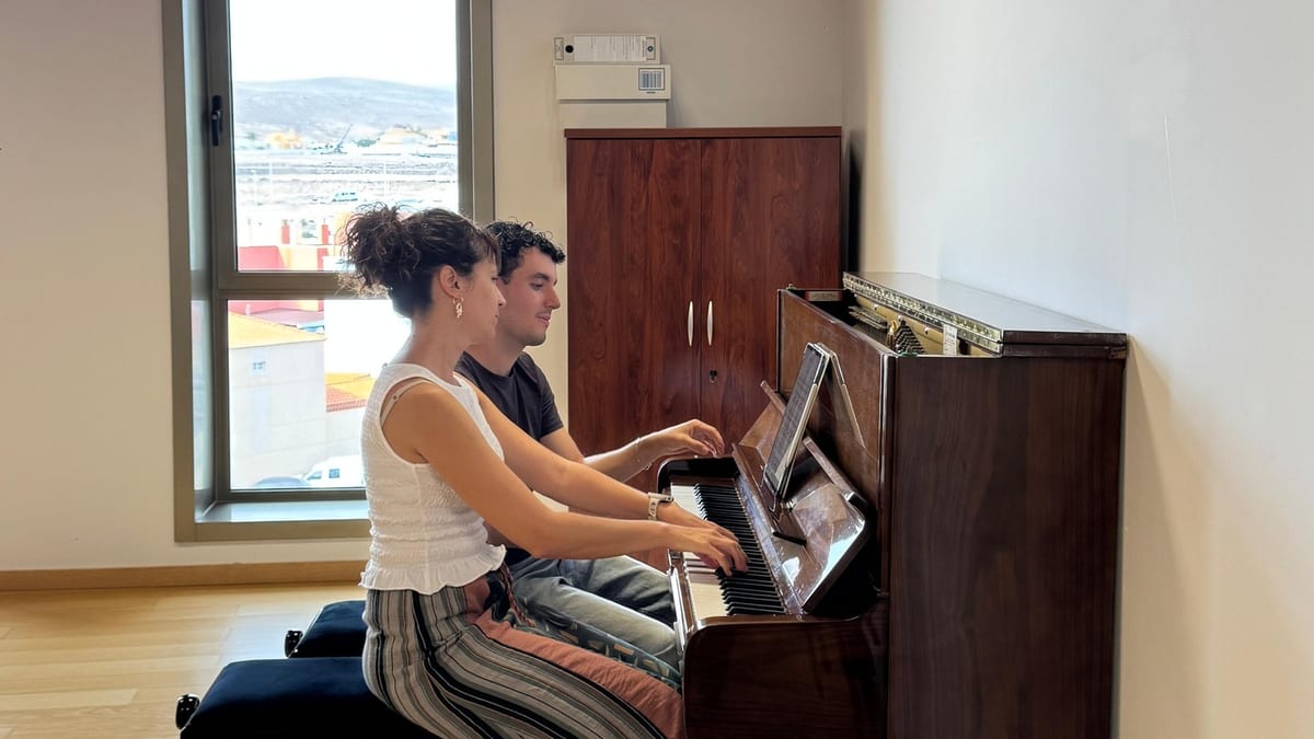 Piano vertical Wagner donado a la Escuela Insular de Música de Fuerteventura