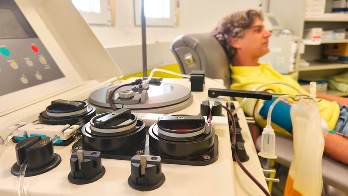 Equipamiento técnico de laboratorio para procesamiento de donaciones de plasma