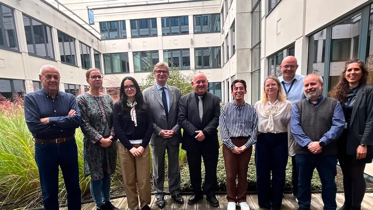 Dos jóvenes onubenses titulados universitarios realizando prácticas en la Unión Europea con el Plan HEBE Eurobecas 2026