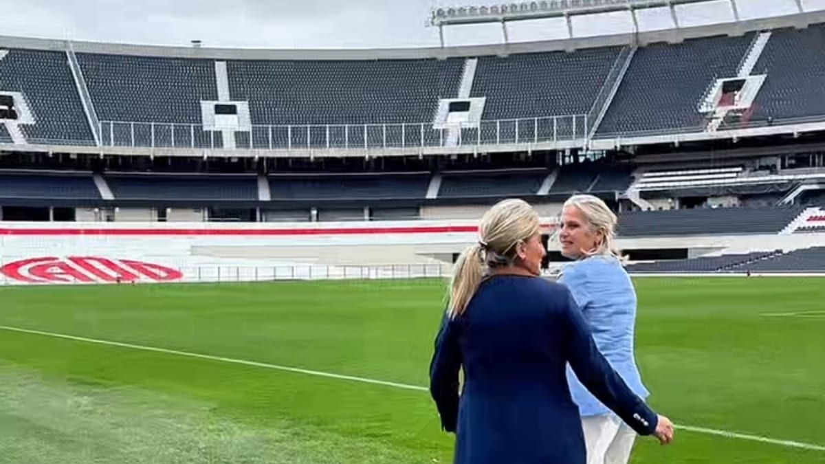 Encuentro en el Estadio Monumental de Buenos Aires entre Formación y Empleo y el presidente de River Plate Stéfano di Carlo