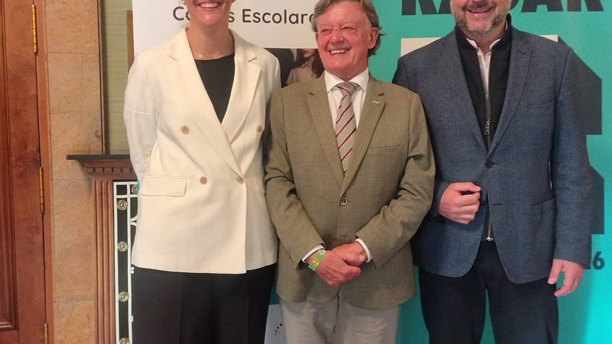 Sesión de buenas prácticas educativas con cortometrajes escolares de Oviedo en el Teatro Filarmónica, organizada por EGEDA, Platino EDUCA y el Ayuntamiento