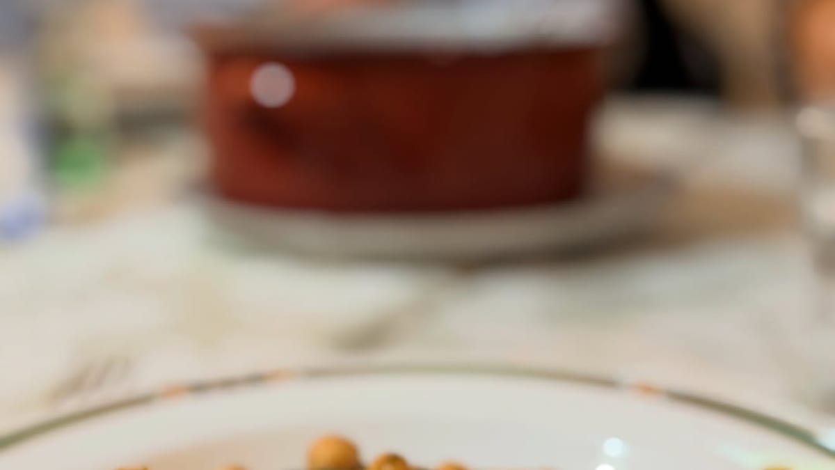 Platos tradicionales de Oviedo: El Desarme con garbanzos, bacalao, callos y arroz con leche